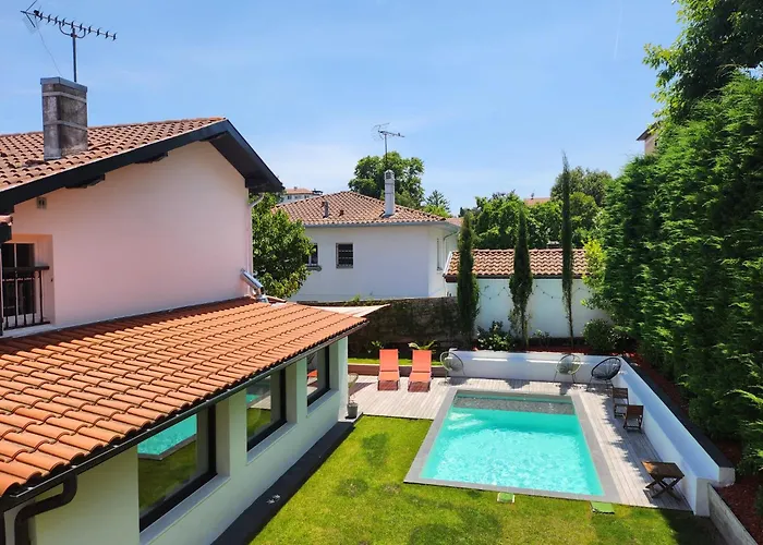 Charmante Maison Avec Piscine Villa *