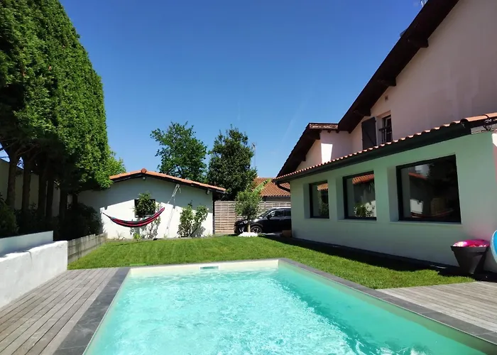 Charmante Maison Avec Piscine * Anglet