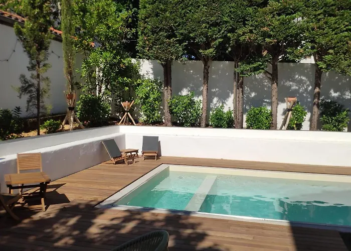 Charmante Maison Avec Piscine *